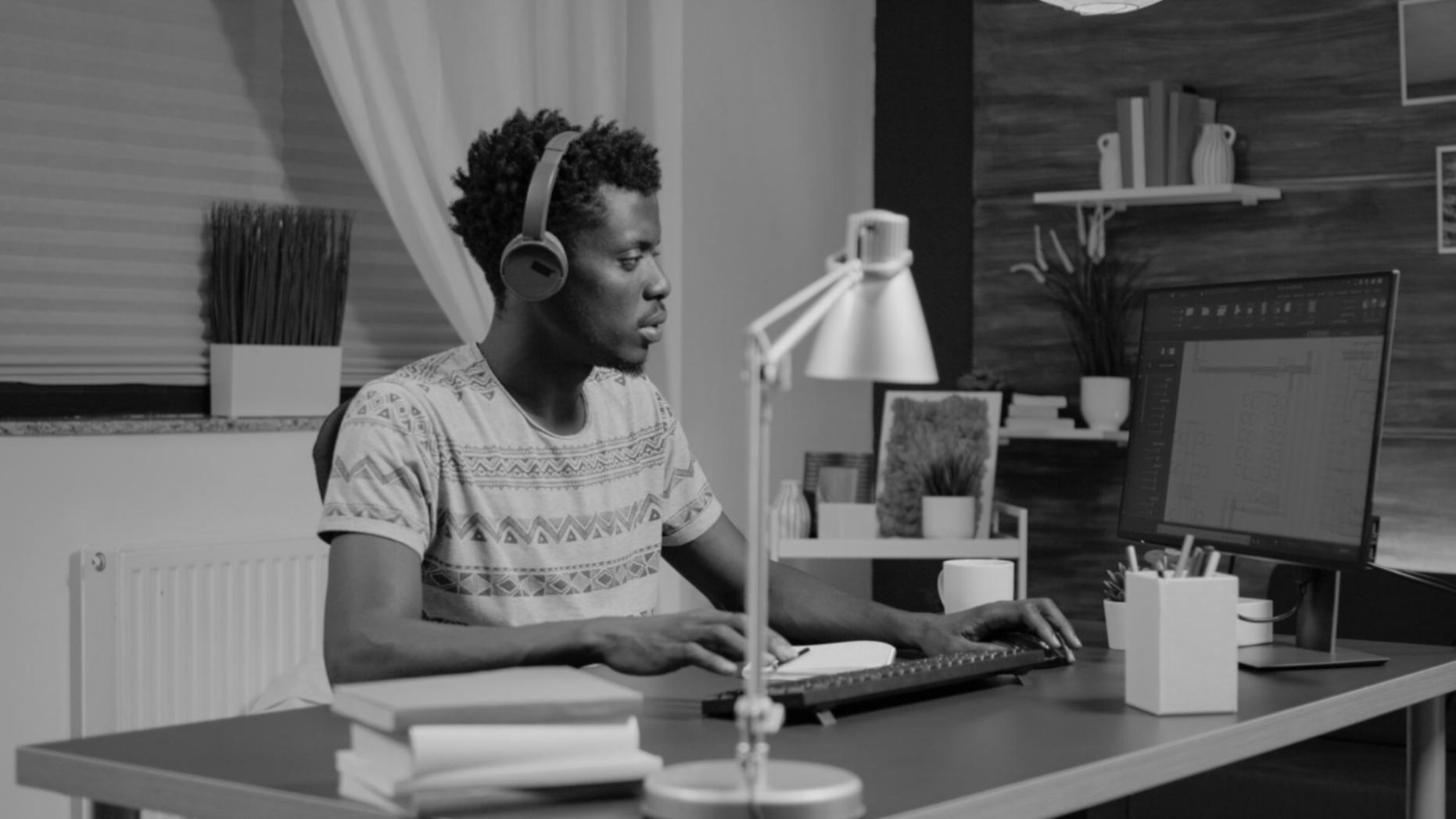 Sesi konsultasi profesional dengan tim analis keuangan yang berpengalaman